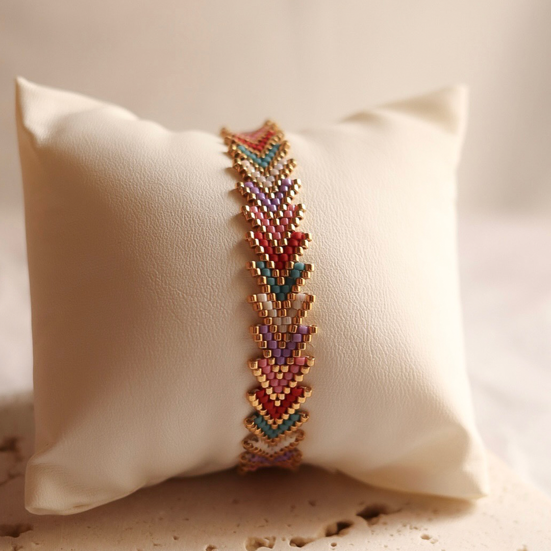 Bracelet beaded 'arrows'