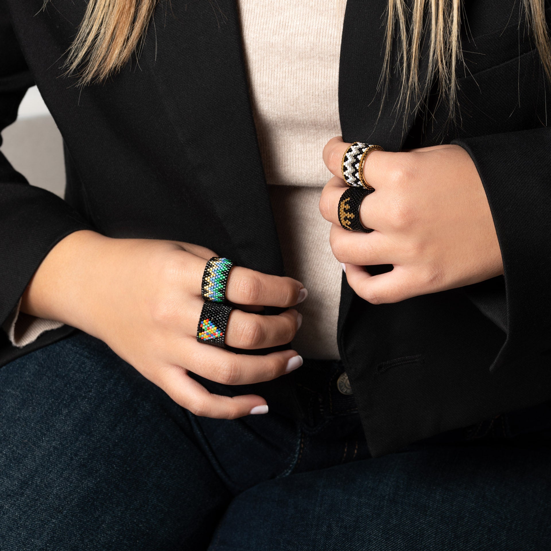 Ring beaded 'colorful heart' or 'colored stripes'