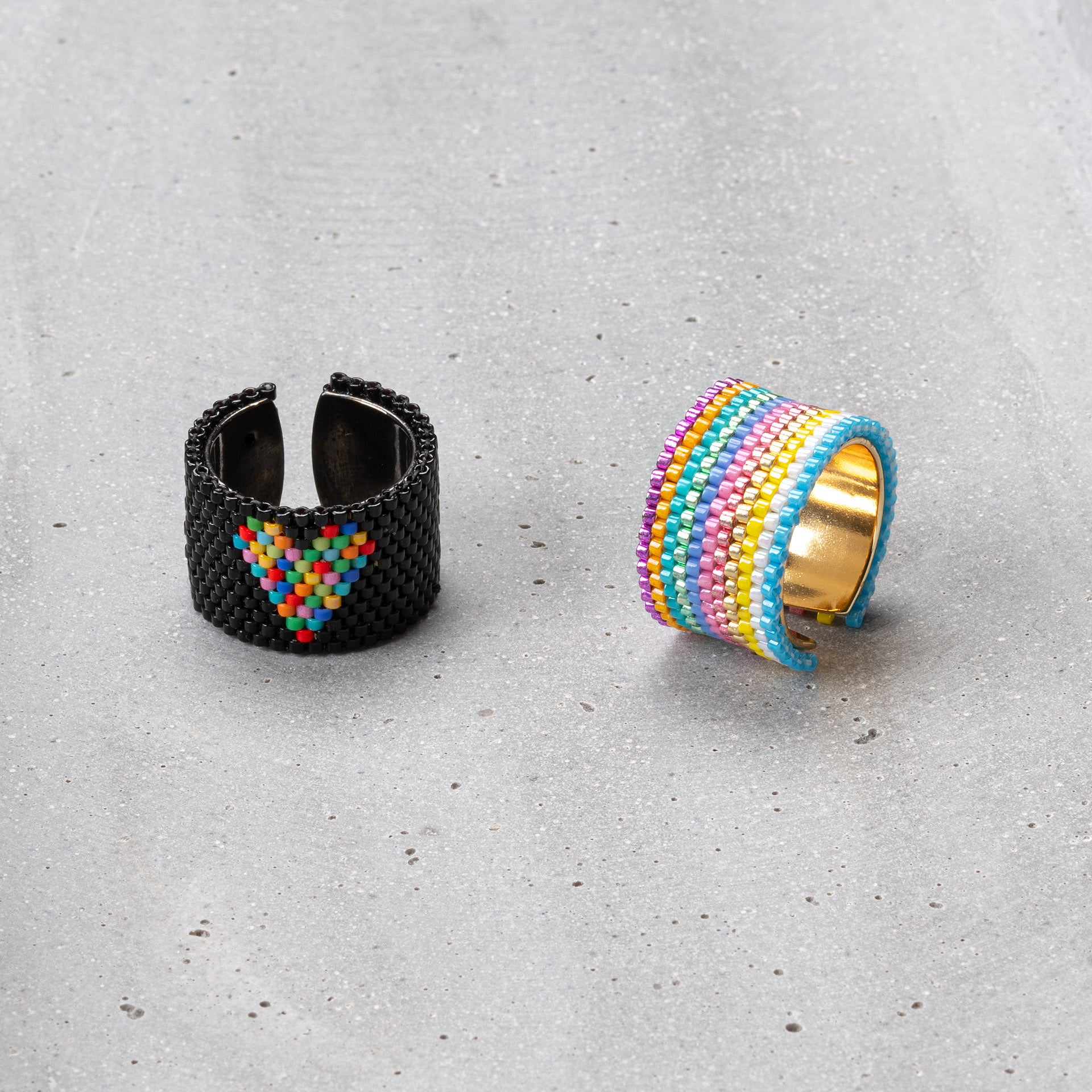 Ring beaded 'colorful heart' or 'colored stripes'
