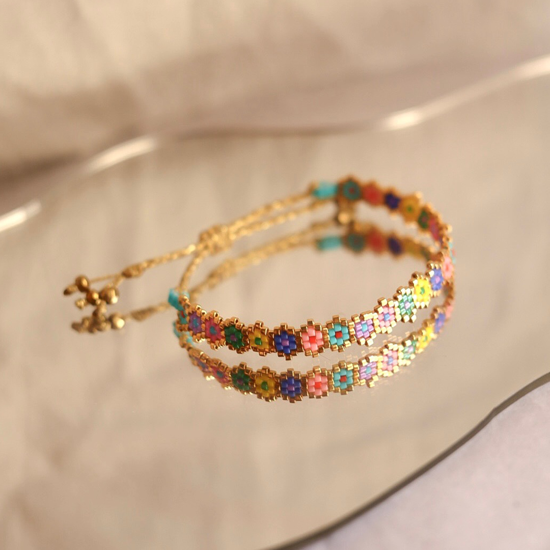 Bracelet beaded 'flowers'