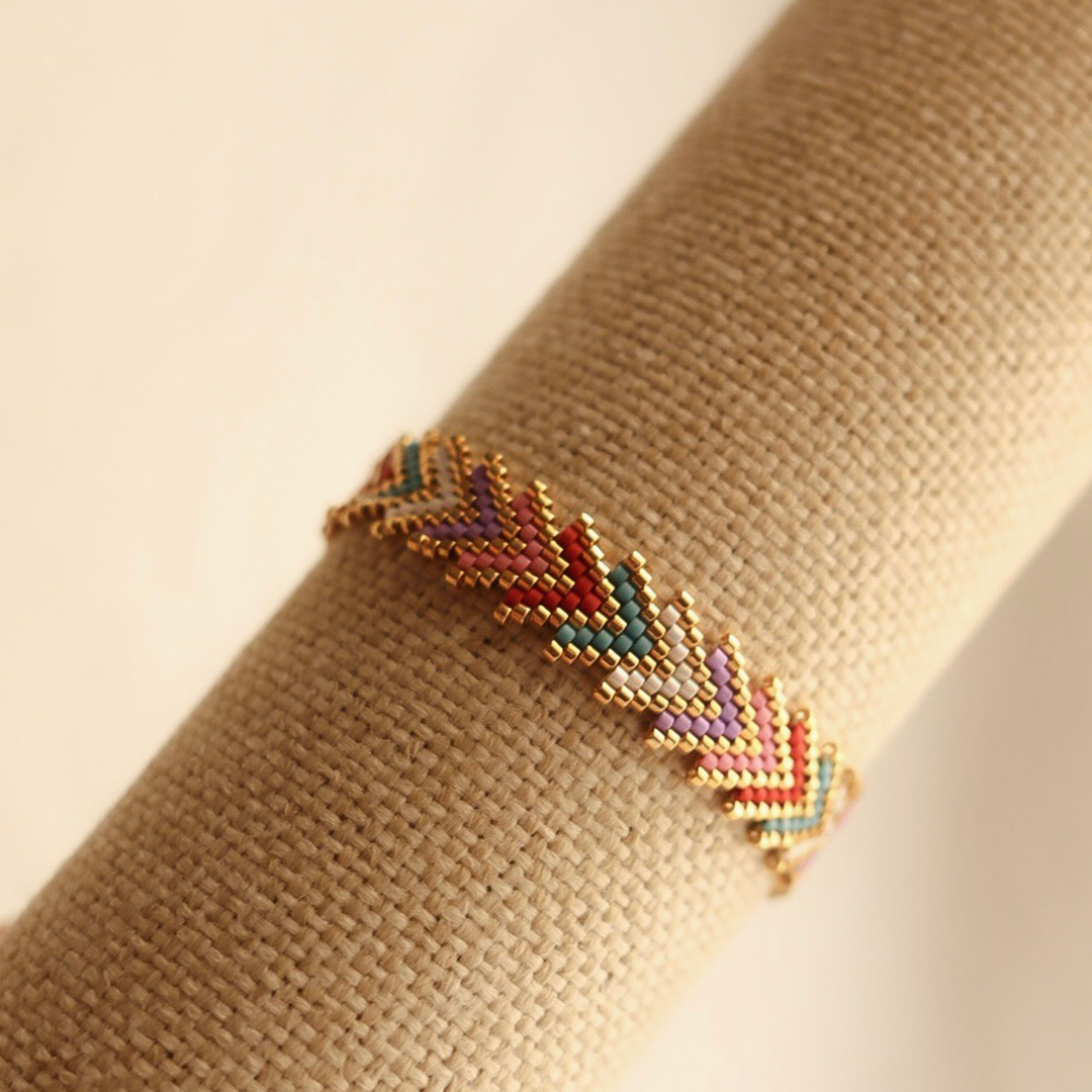 Bracelet beaded 'arrows'