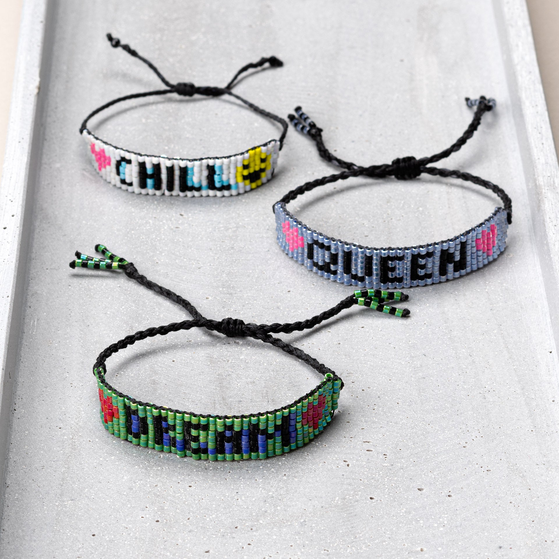 Bracelet beaded 'dream', 'chill', 'queen'