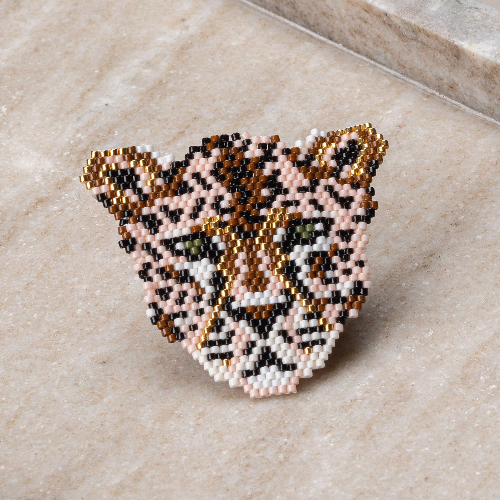 Pin beaded large size leopard