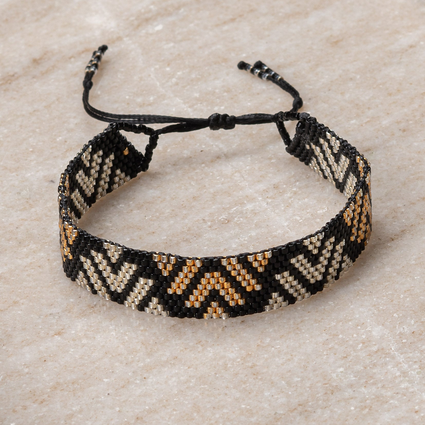 Bracelet beaded ethnic boho style