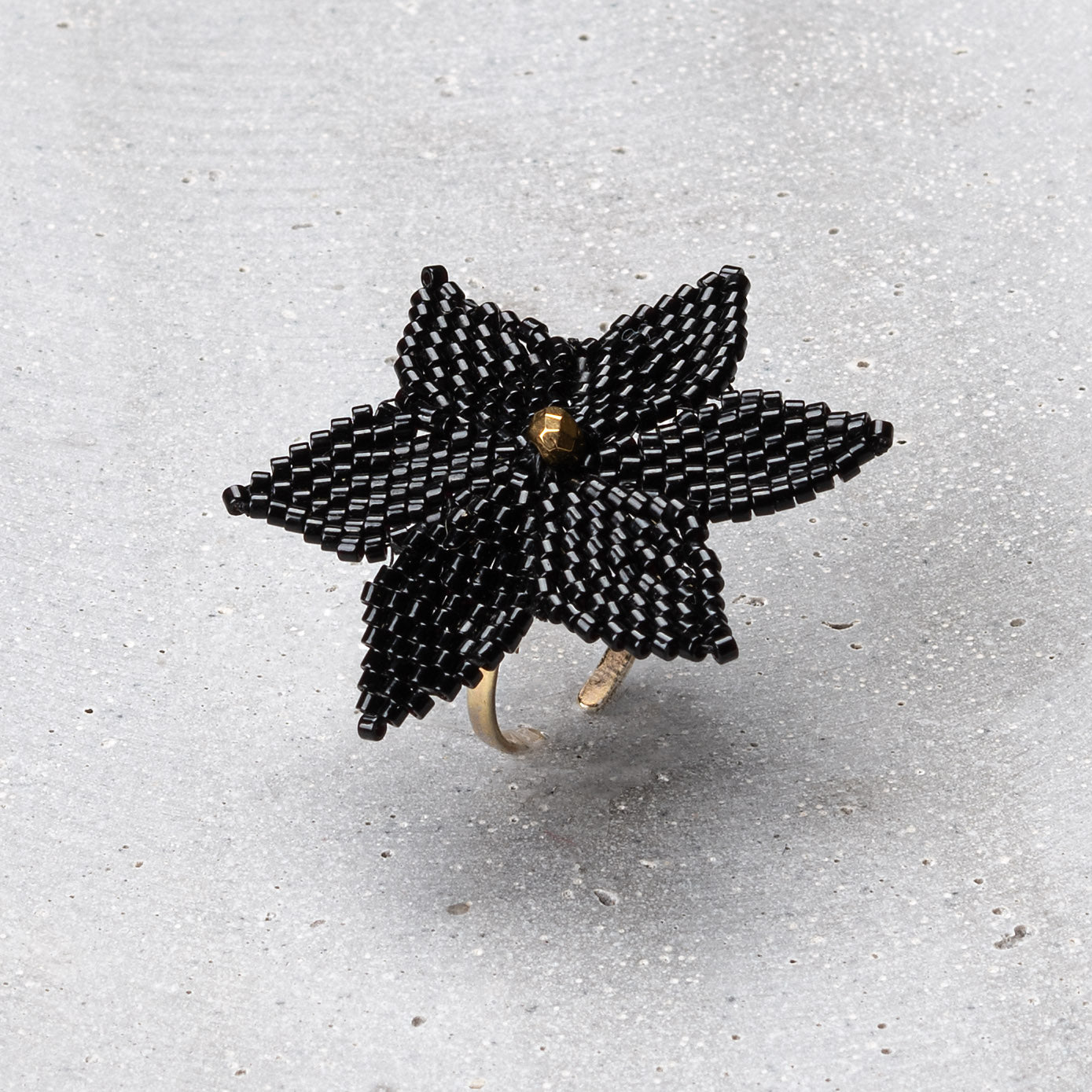 Ring beaded 'Flower'