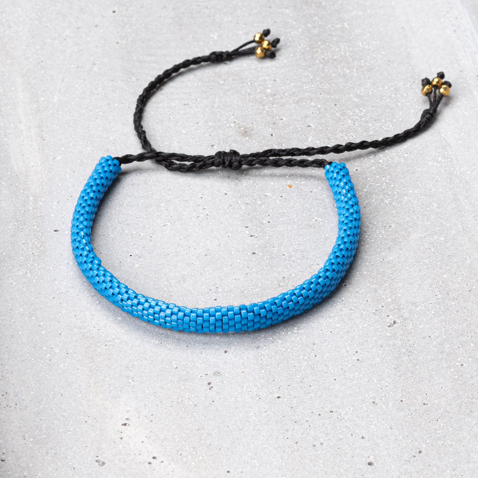 Bracelet beaded monocolor 'tube'